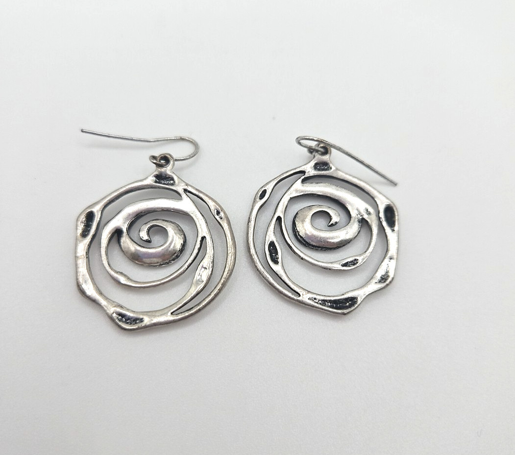 Premier Designs Jewelry Silver Tone Swirl Pendant With Matching Earrings Set