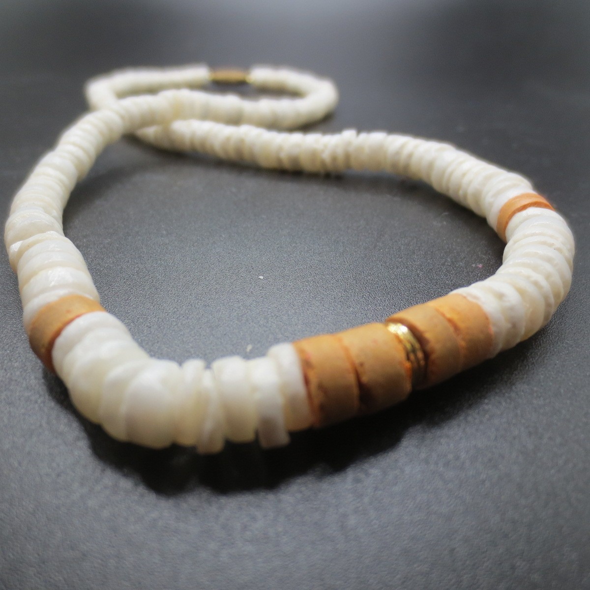 Vtg 1970s Authentic Puka Shell & Unknown Coral Bead Necklace Hawaii Surfer 17″