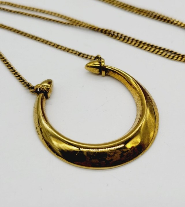STELLA & DOT Horseshoe Shape Gold tone Long Necklace 27 in