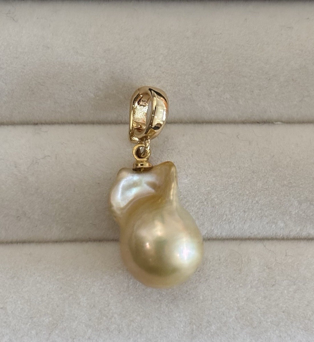 Warm Golden Baroque Pearl Pendant | Fully Openable Gold Plated Clasp | Charm