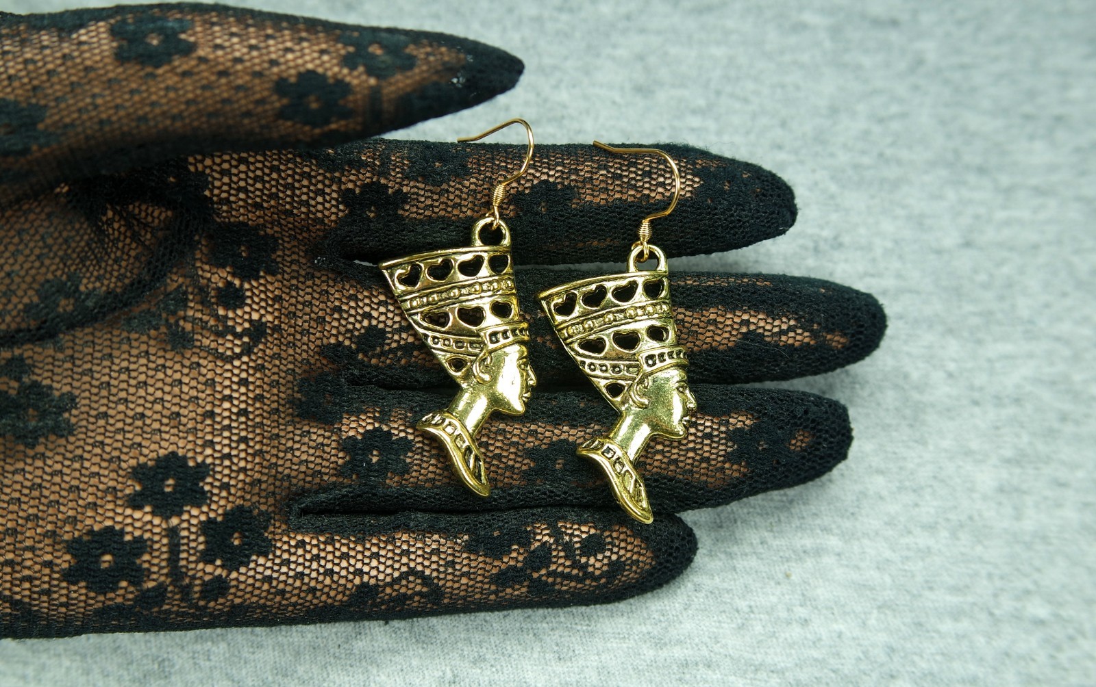 Nefertiti Pendant or Earrings, Gold Plated Zinc Alloy, 39mm 1.5″ tall