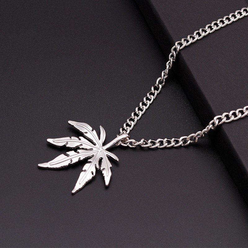 Marijuana Leaf – Cannabis Leaf Pendant Necklace – Hip Hop Iced Out Alloy Chain