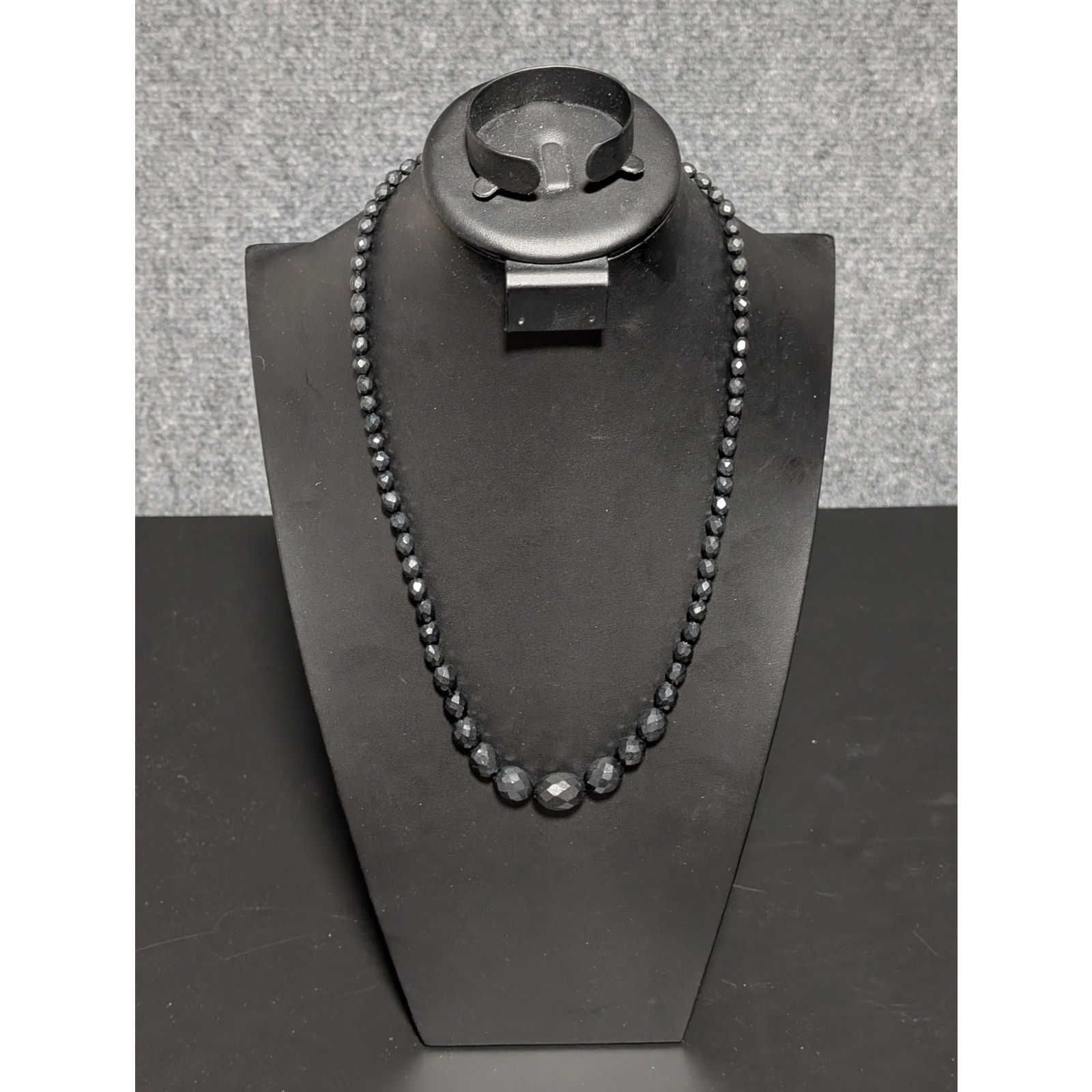 Necklace With Graduated Black Acrylic Beads & Gold Tone Lobster Claw Clasp
