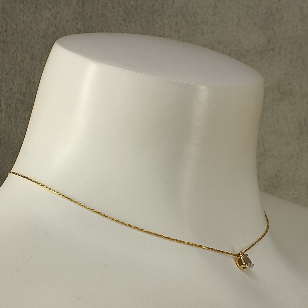 Women Choker Crystal Pendant Necklace Stainless Gold 14″ Length One Size