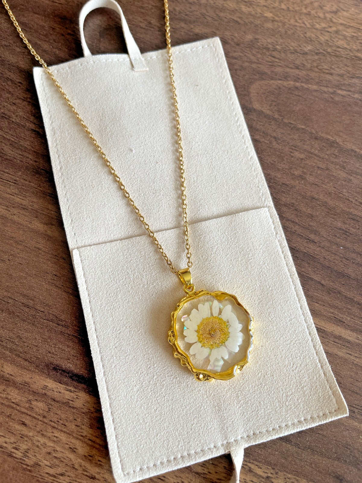 Gold Daisy Pendant Necklace with Resin Flower
