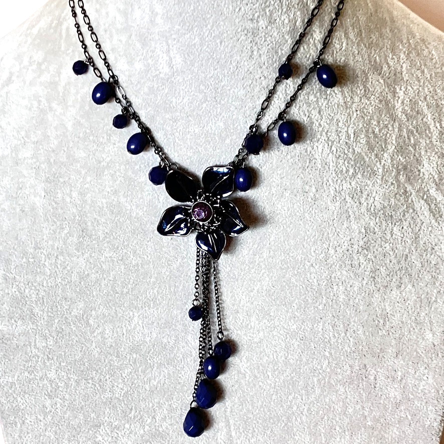 Flower pendant Y Drop necklace black tone metal 48cm costume jewellery