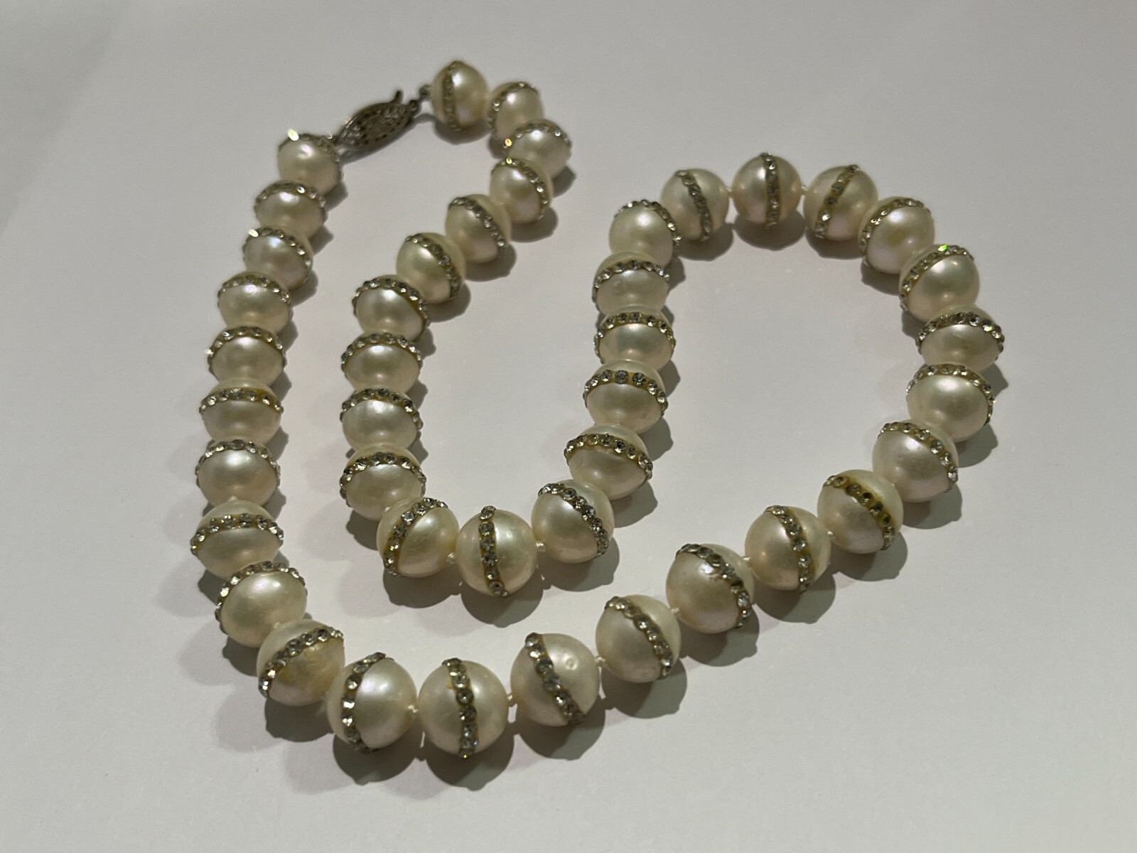White Simulated Pearl w/ Rhinestones Necklace middle 10 mm 18 inches Jewelry