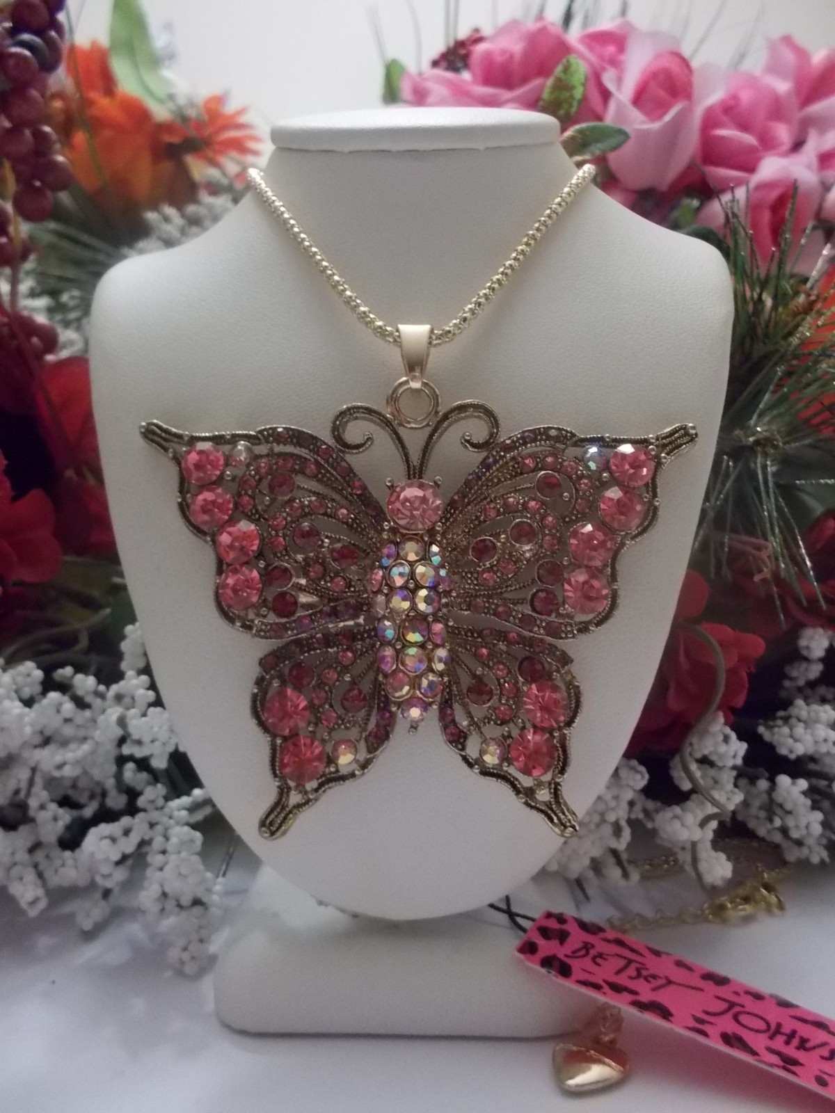 BETSEY JOHNSON LARGE PINK CRYSTAL & RHINESTONE INLAY BUTTERFLY PENDANT NECKLACE