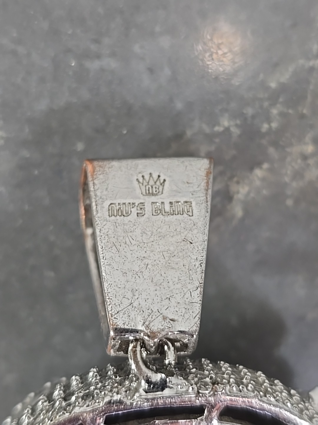 NIV’S BLING Hip Hop Iced Out Large Jesus Pendant In White Shiny Gold Plate 3.75″
