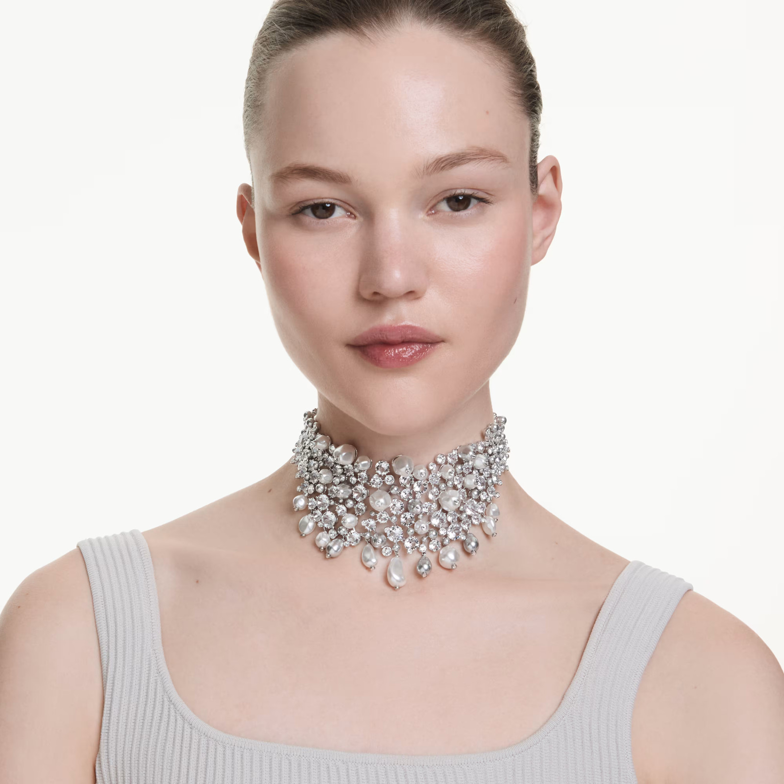 Swarovski Constella choker Crystal pearl, Round cut, White, Rhodium plated