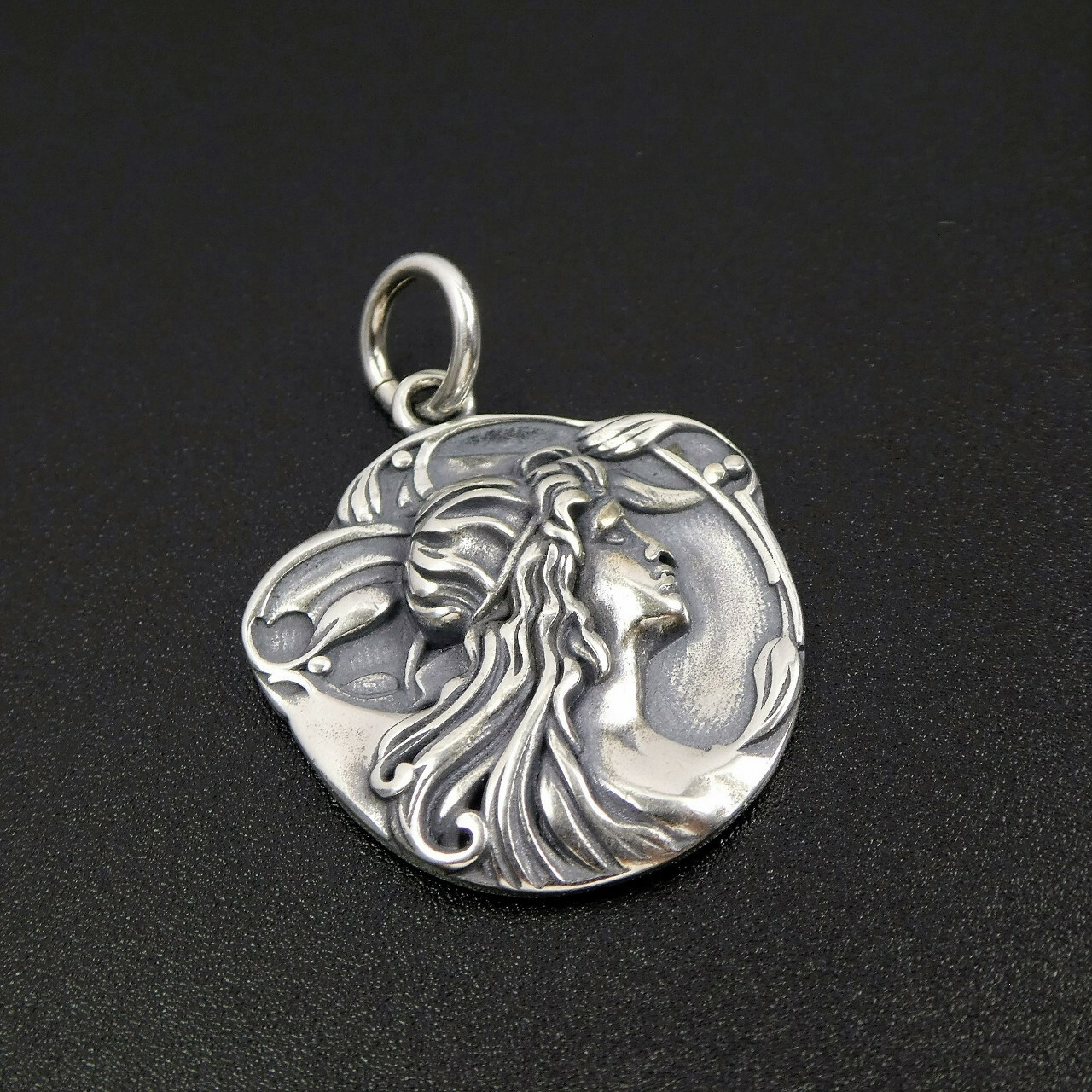 925 Sterling Silver Art Nouveau Style Lady Good Luck Charm Pendant Unique!