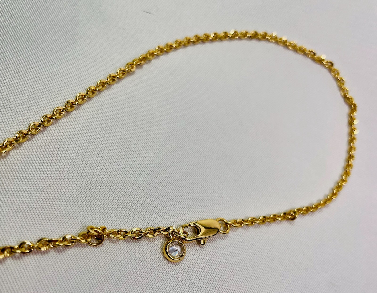 2 Pc Fashion Necklace Lot Gold Tone Mother of Pearl Clover & Silver Tone Chains